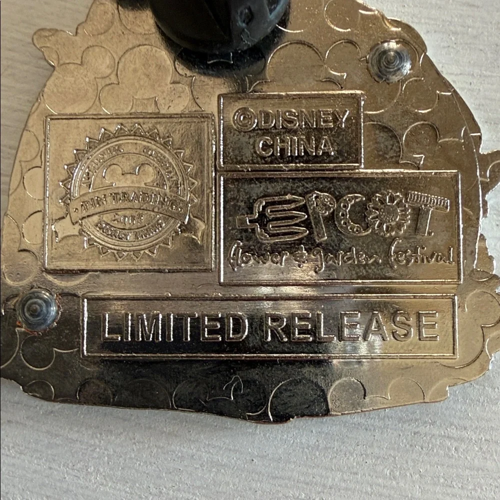 Vintage Disney Limited Release Epcot Flower & Garden Festival 2009 Trading Pin - Picture 4 of 4
